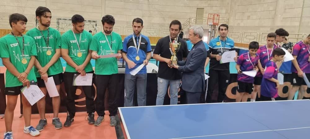 تنیسورهای قمی به مقام قهرمانی رسیدند