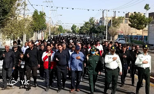 پیاده روی جاماندگان اربعین حسینی در شهرستان خاتم