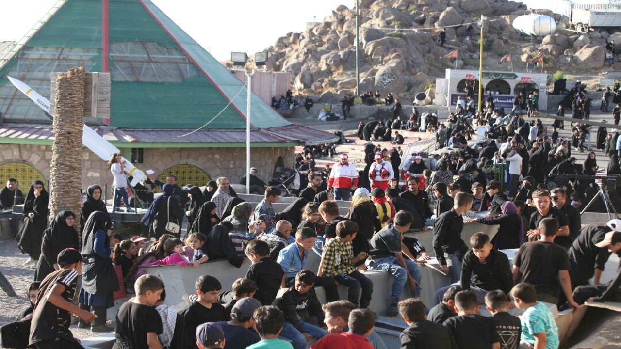 ۱۵ تیم امدادی هلال احمر زنجان در مراسم پیاده روی گاوازنگ خدمات ارائه دادند
