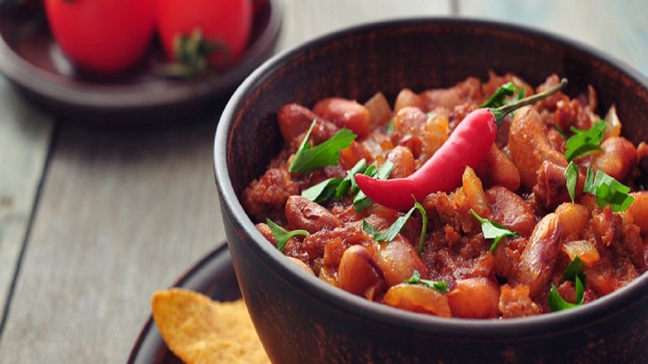 عوارض خوردن غذا‌های تند در دوران بارداری