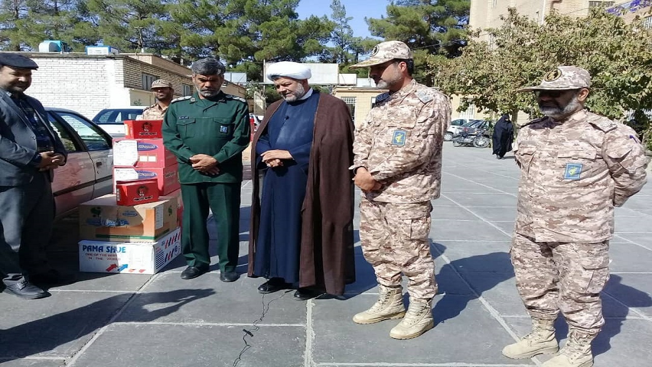 توزیع ۱۲۰۰ جفت کفش هدیه مقام معظم رهبری به دانش آموزان محروم تربت جام