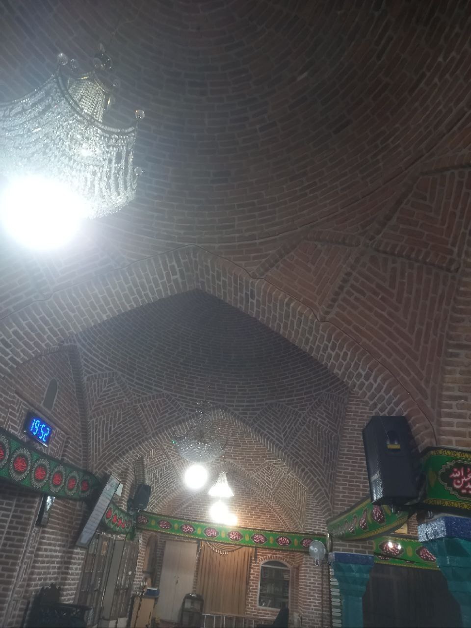 نمایی از مسجد تاریخی پیربالای مرند + تصاویر