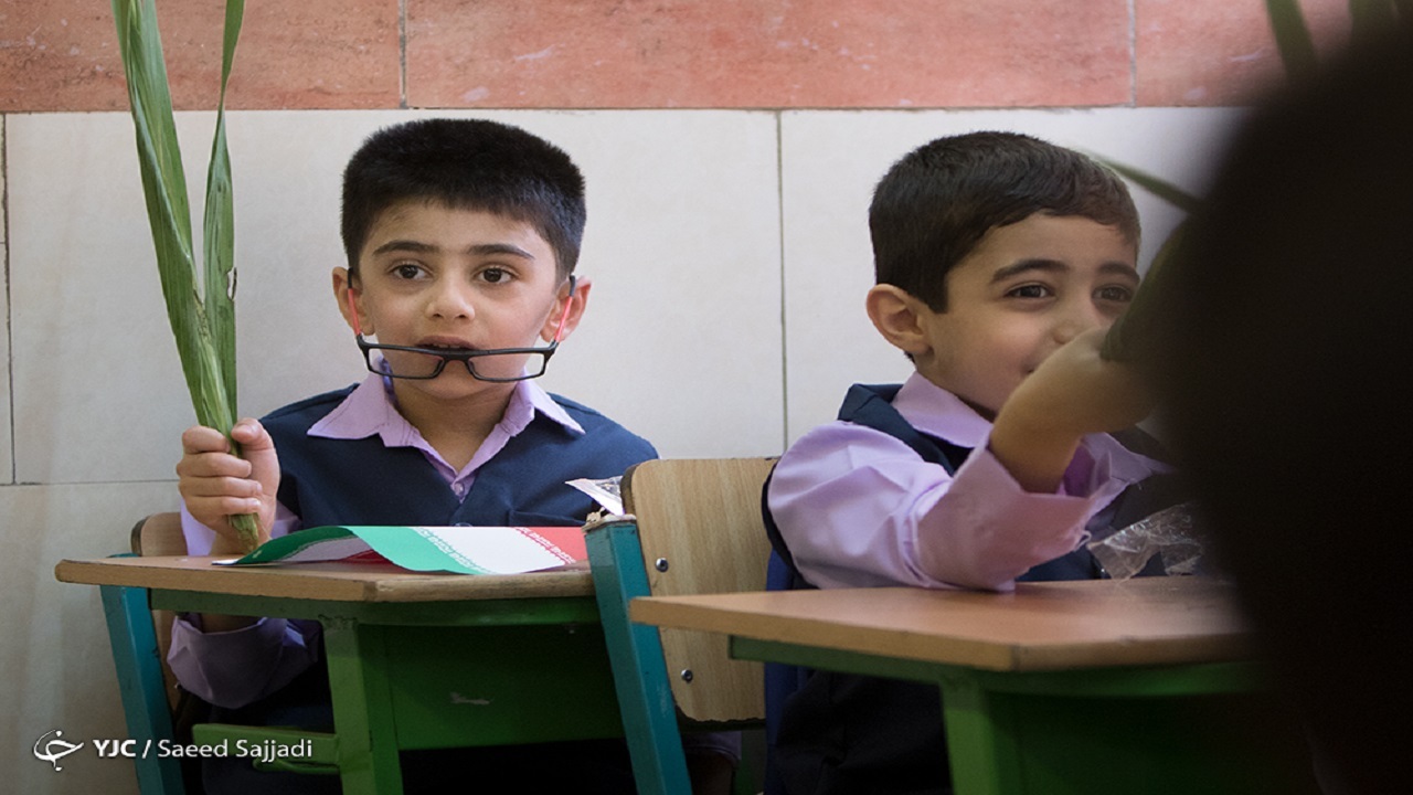 دانش آموزان با علائم سرماخوردگی مدرسه نروند / استقرار بوفه ها در حیاط مدارس