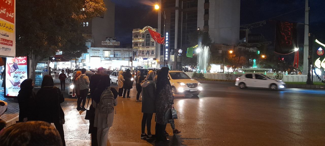 سردرگمی همیشگی مسافران در میدان شریعتی اردبیل + تصاویر