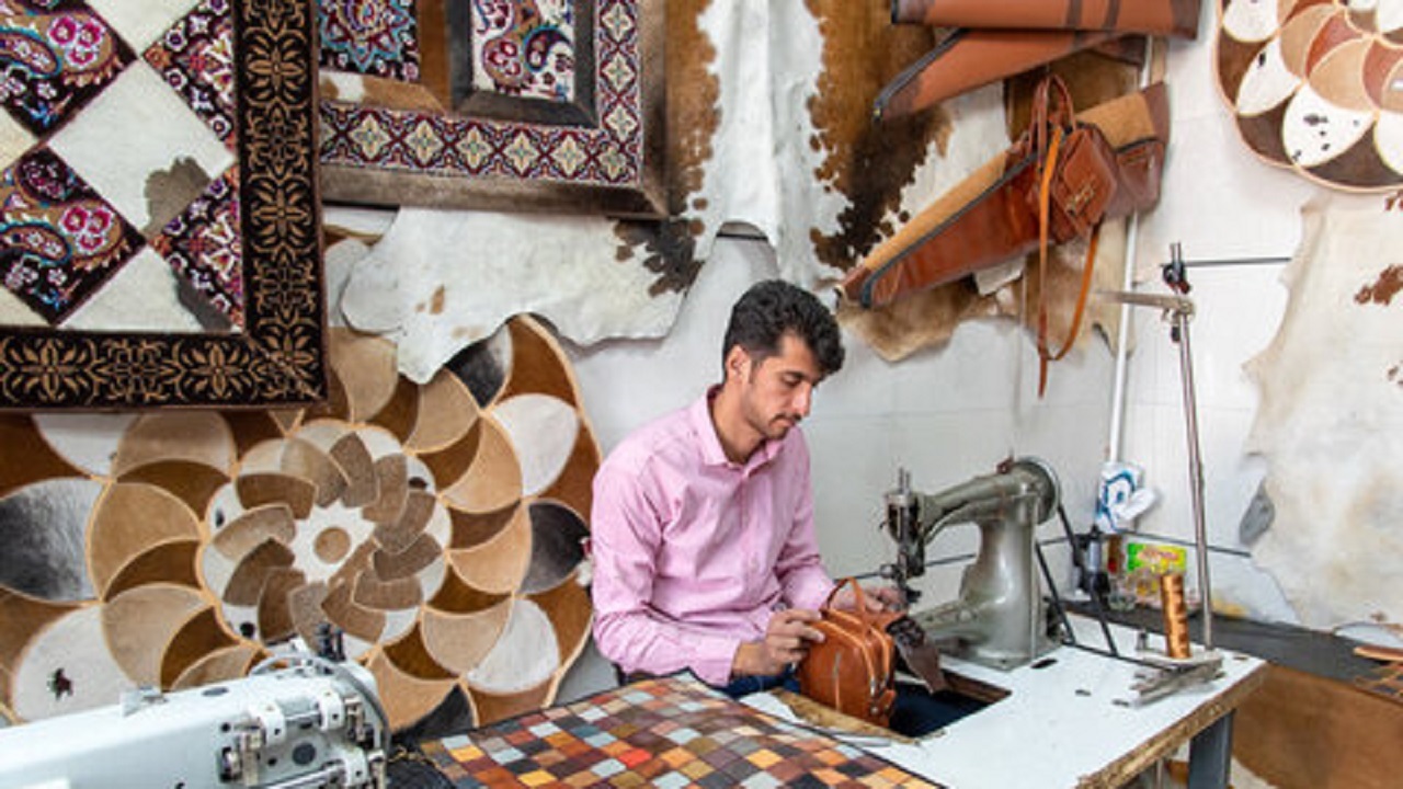 برپایی نمایشگاه عرضه صنایع‌دستی و محصولات خانگی در بروجن
