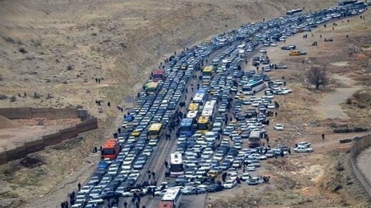 تردد حدود ۹۳۰ هزار خودرو در جاده‌های منتهی به شلمچه و چذابه ثبت شد