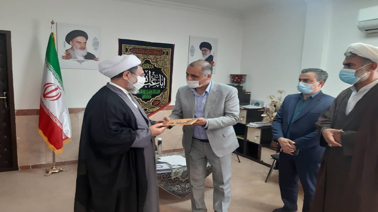 قدردانی صنعت برق کرمان از امام جمعه کرمان