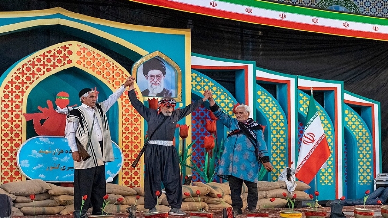 تجلیل از عوامل و فعالان کنگره ملی ۱۱ هزار شهید عشایری در شهرکرد