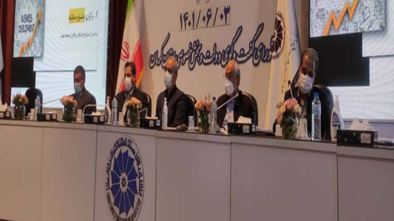برخی ادارات برای سرمایه گذاران، سیم خاردار پهن می کنند