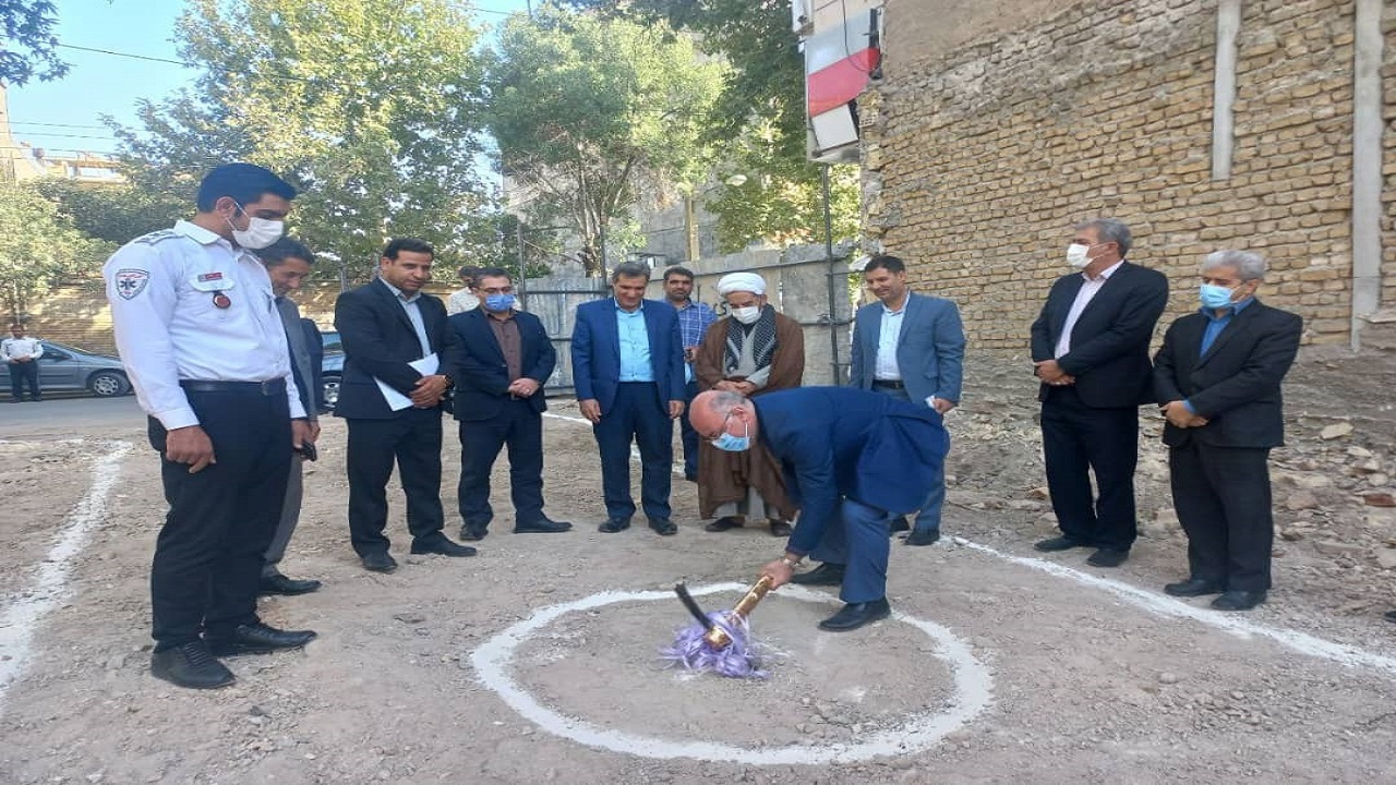 کلنگ زنی مرکز خدمات جامع سلامت شهید طالبیان در نهاوند