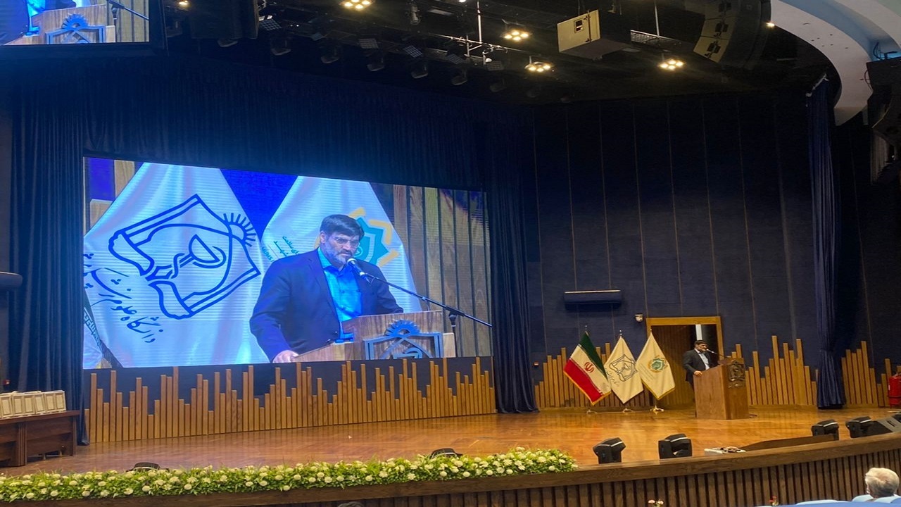 از خبرنگاران فعال در دوره‌ی کرونا تجلیل شد