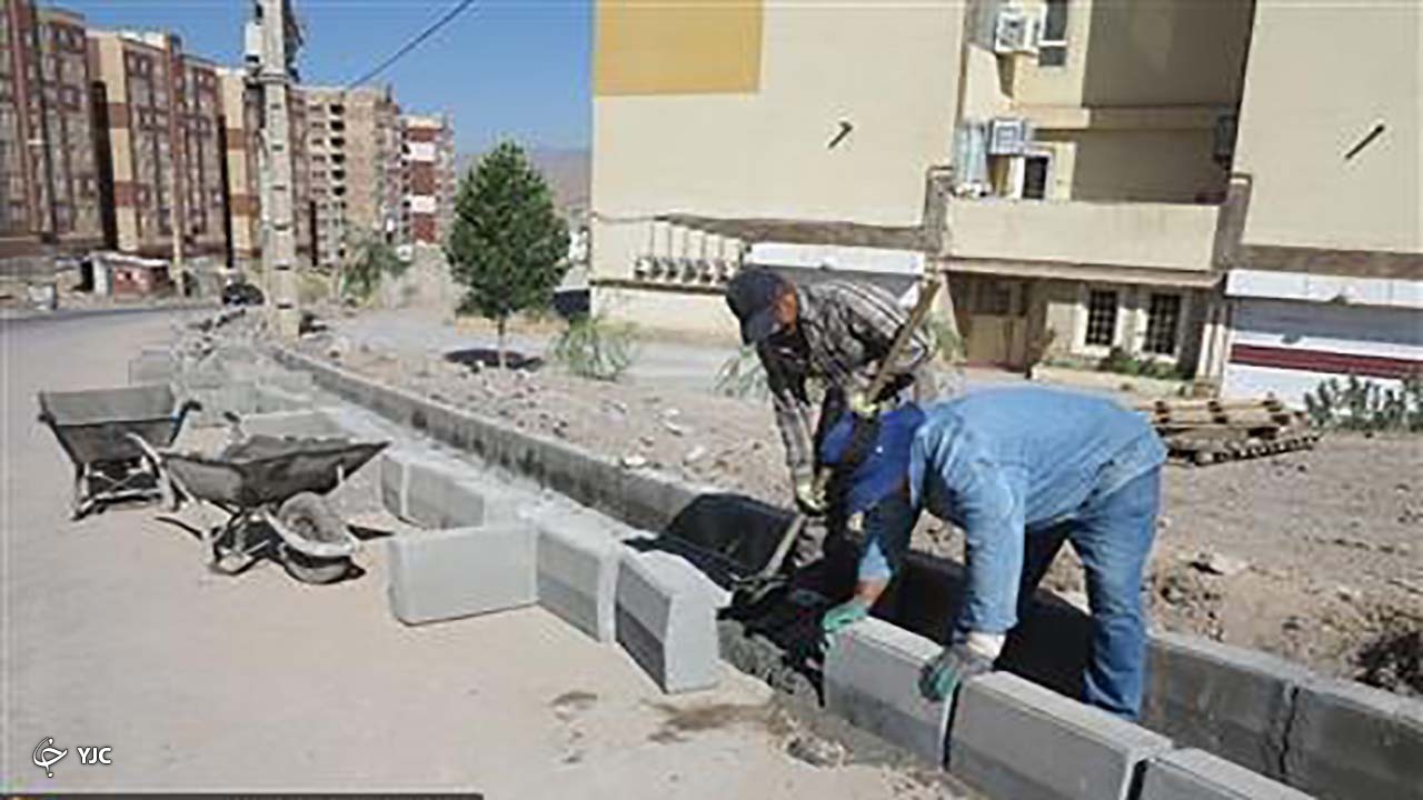اجرای عملیات جدول گذاری معابر توسط شهرداری مهاباد