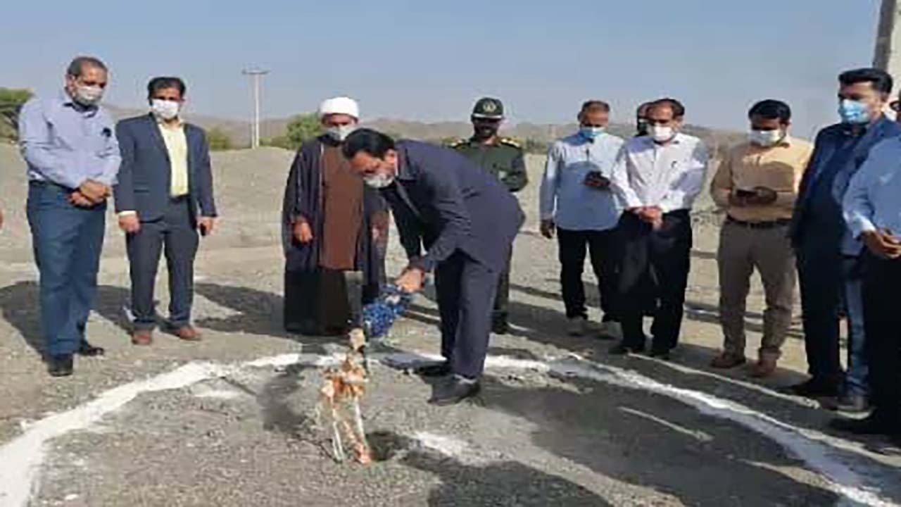 کلنگ زنی ۲ پروژه عمرانی در شهر منوجان