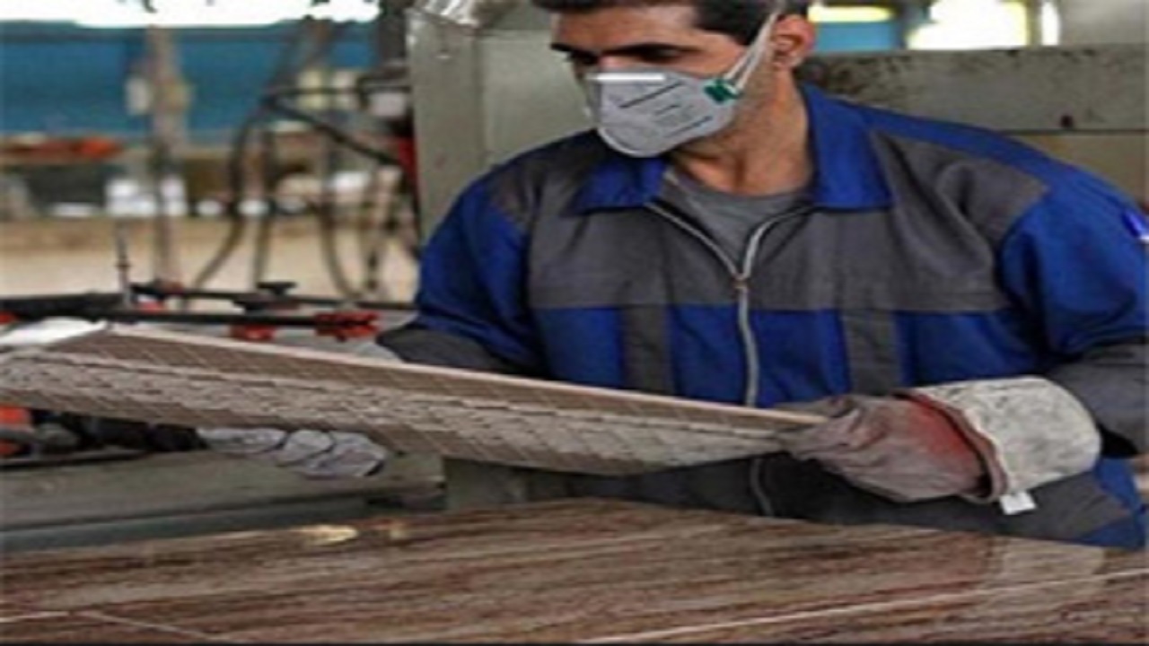 قالیباف از کارخانه سامان کاشی بروجرد بازدید کرد