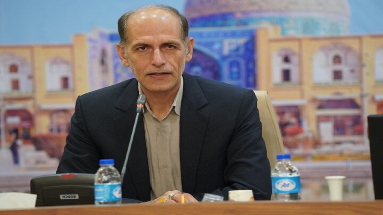 با کمبود شدید سرویس مدارس روبه‌رو هستیم