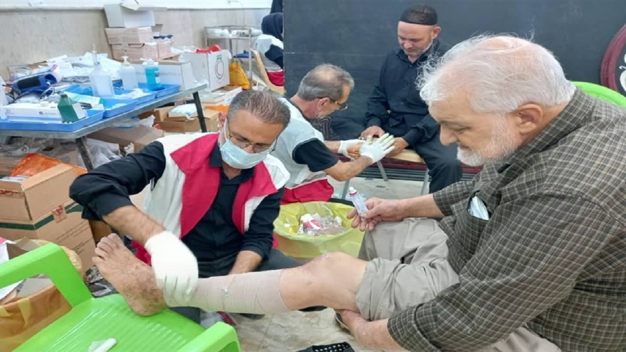 ارائه خدمات امدادی به زائران امام رئوف در ۴۳ نقطه خراسان جنوبی