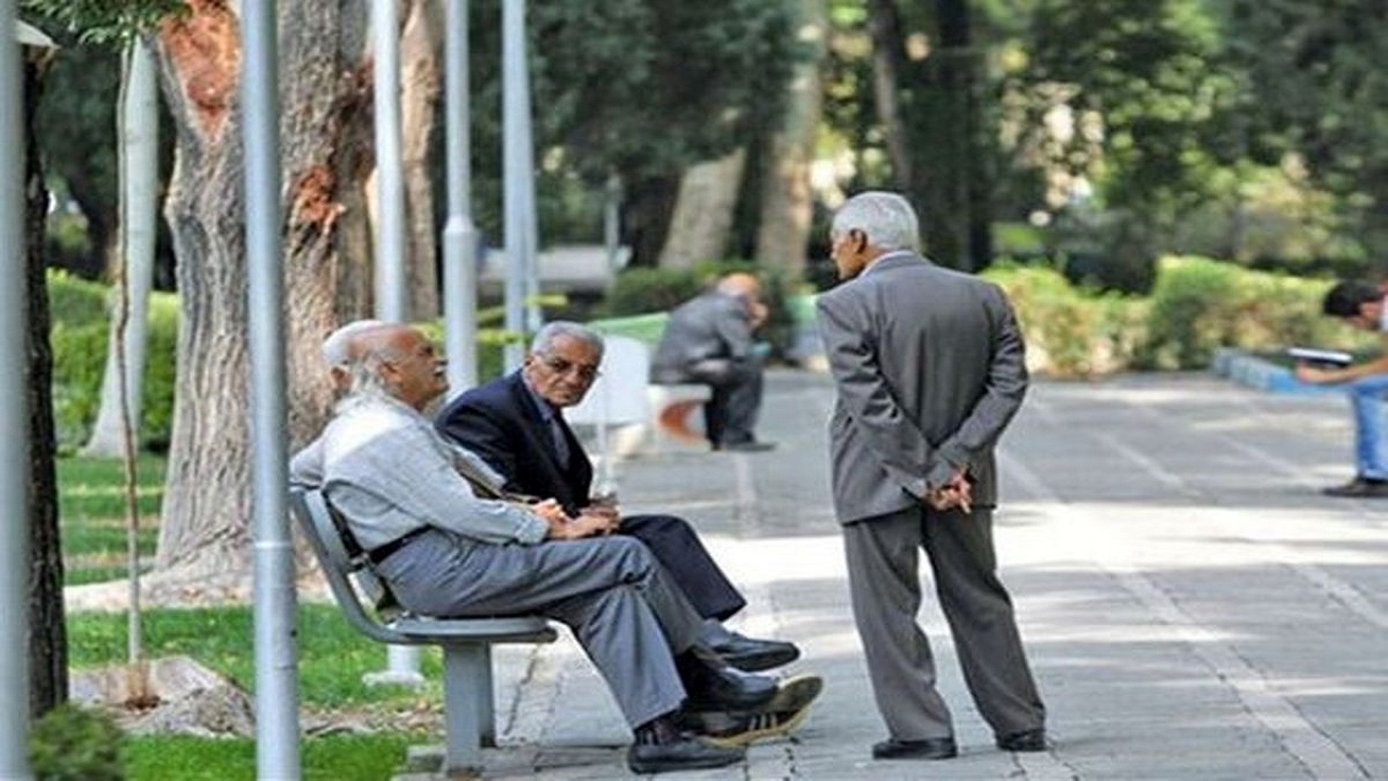 در تدوین قوانین وزارت کار و تأمین اجتماعی دچار مشکلاتی هستیم