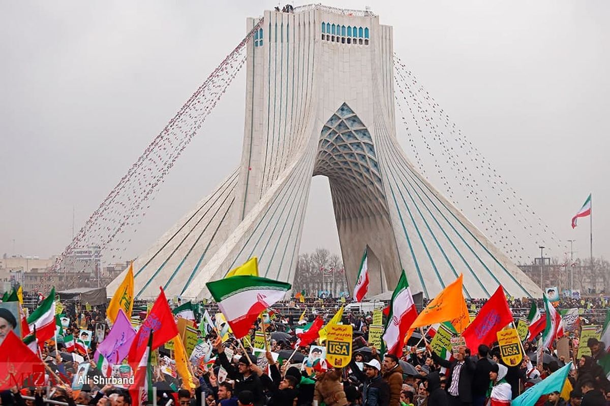 راهپیمایی مردم تهران در محکومیت حرکات هنجارشکنانه اخیر