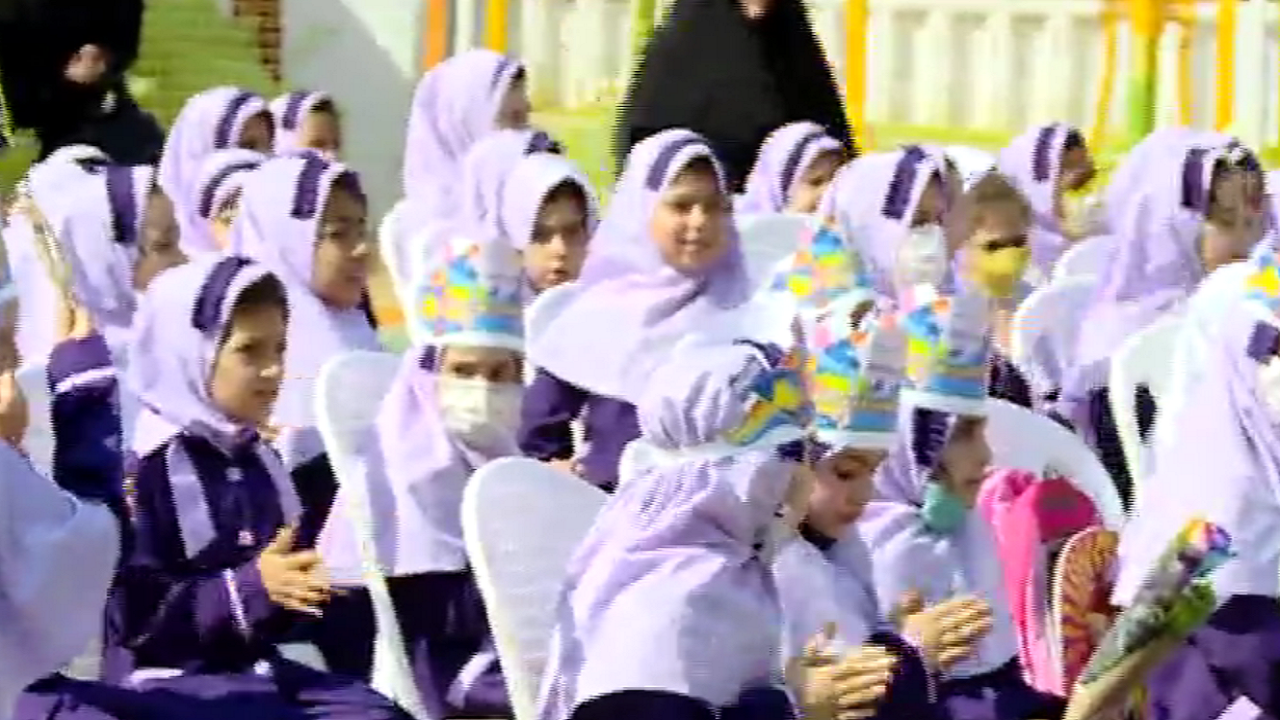 نواخته شدن زنگ شکوفه‌ها در استان قزوین