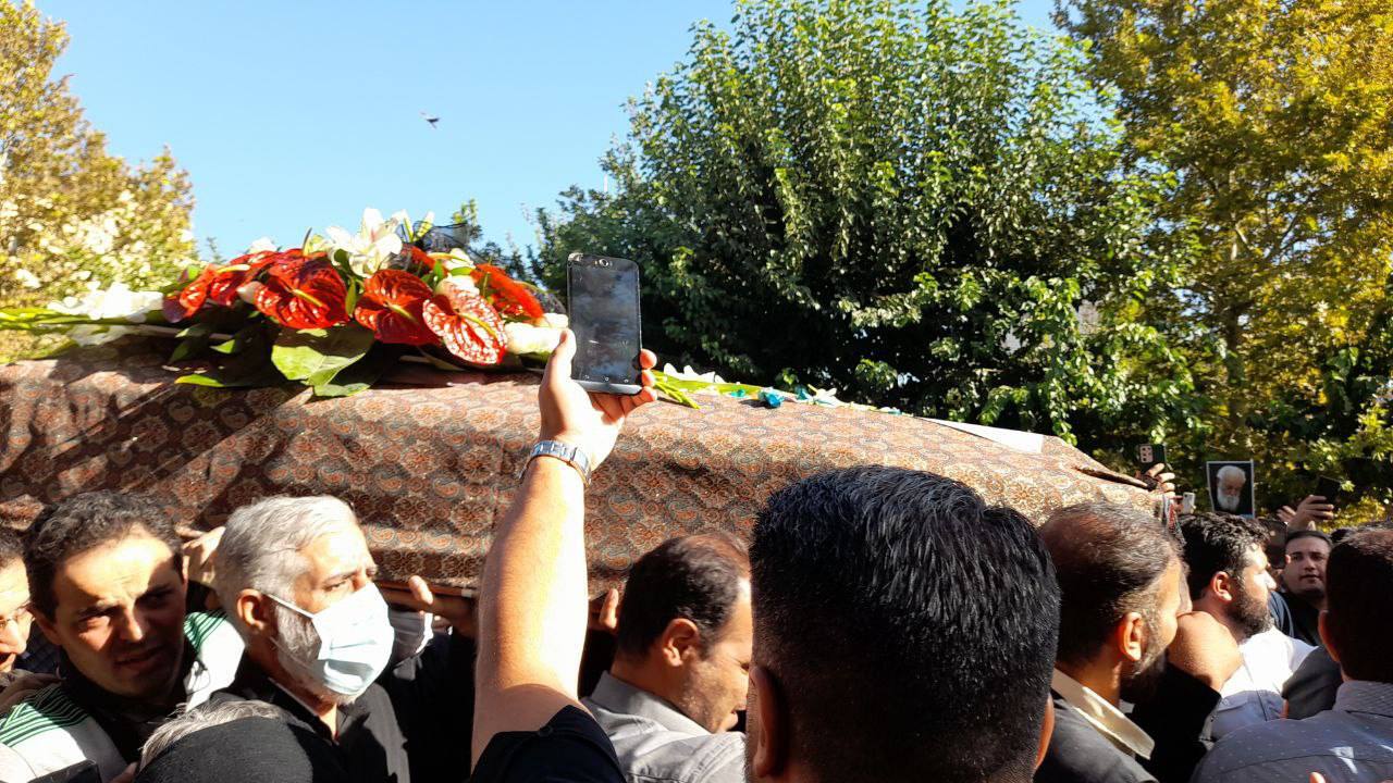 بدرقه هوشنگ ابتهاج به سوی خانه ابدی آغاز شد
