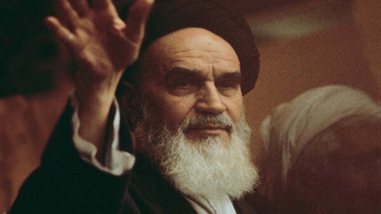 هدایت جوانی که قبل از انقلاب در منجلاب گرفتار بود، با بیانات امام (ره)