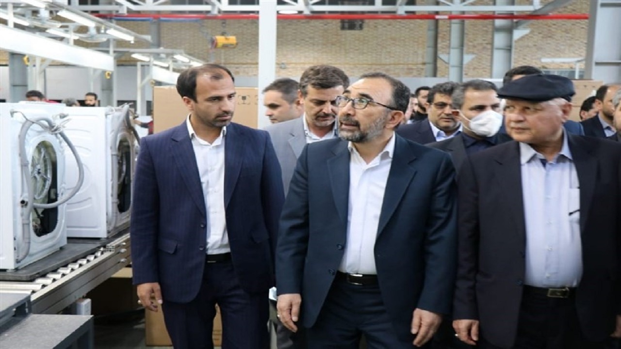کیفیت تولید خودرو در کشور مناسب نیست/ کیفیت و بهره‌وری محصول ربطی به تحریم ندارد