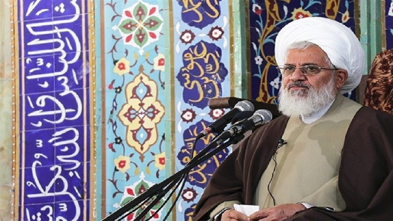 امام حسین (ع) رمز پیروزی نظام است