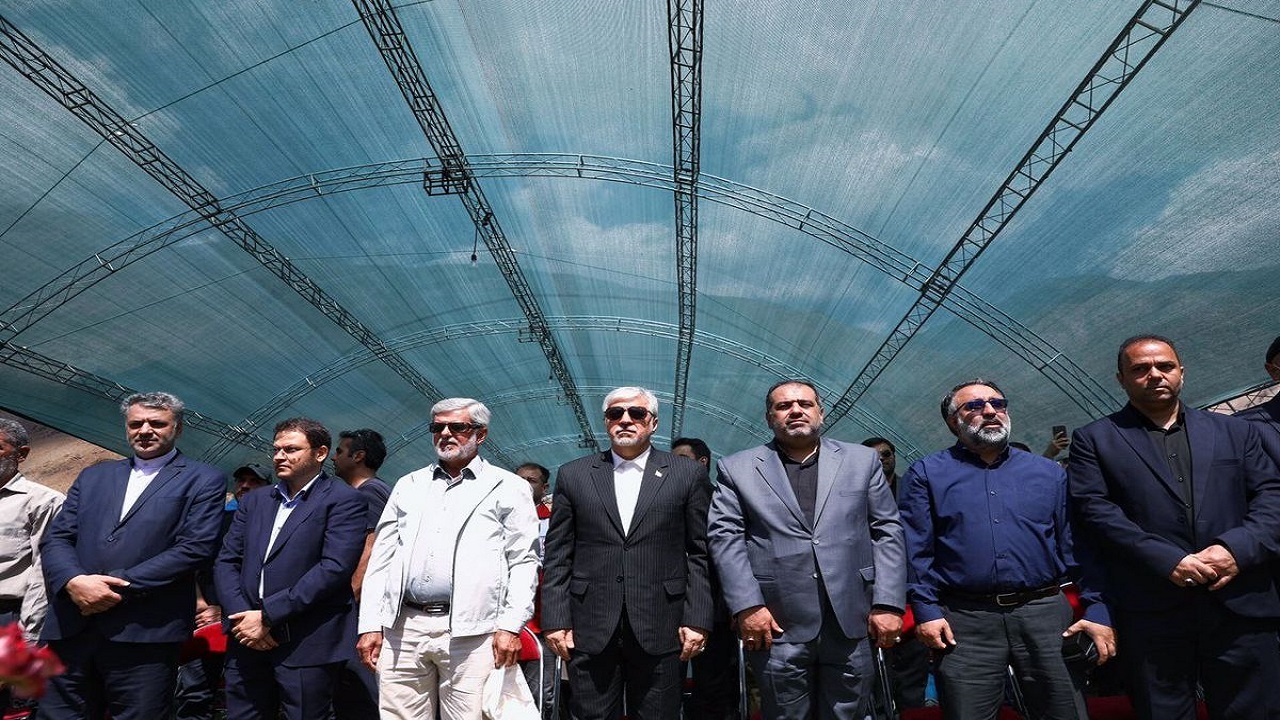 مراسم اهدای مدال به نفرات برتر جام جهانی اسکی روی چمن