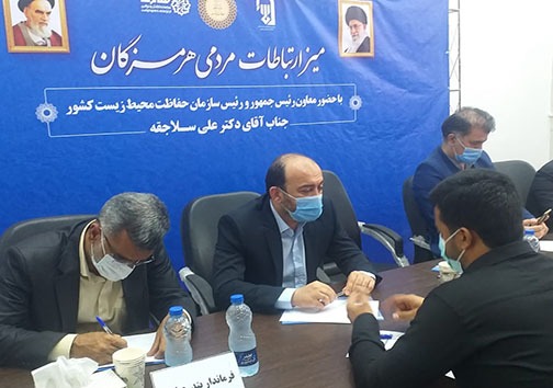 میز حدمت ارتباطات مردمی در مسجد جامع بندرعباس+عکس وفیلم
