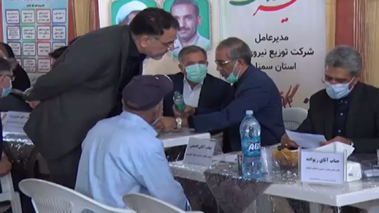 میز خدمت دولت مردم در میعادگاه‌های نماز جمعه استان سمنان