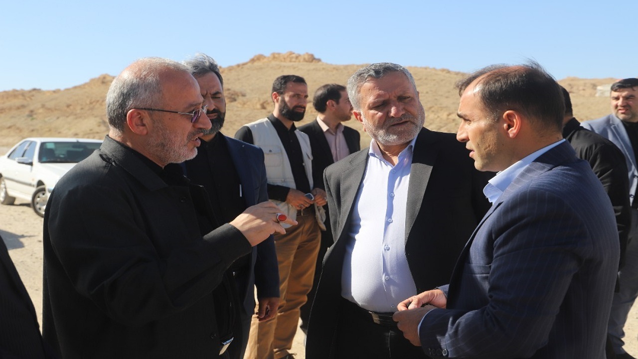 بازدید معاون اجرایی رئیس جمهور از اراضی۵۶۰ هکتاری قم