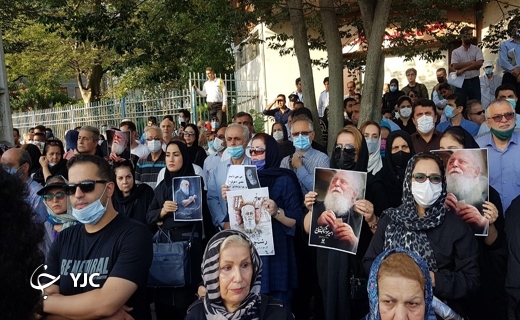 مراسم تشییع پیکر هوشنگ ابتهاج،&zwnj; شاعر، در رشت