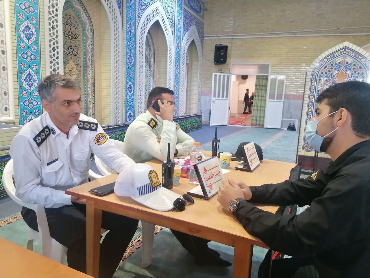 تصاویری از میز خدمت کارکنان دولت در ماهدشت