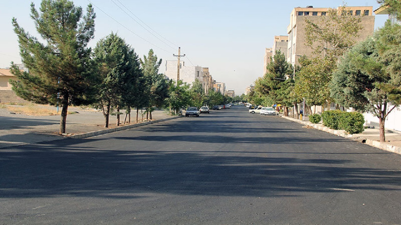 اجرای عملیات روکش مکانیزه آسفالت خیابان ۲۲ بهمن شمالی و جنوبی