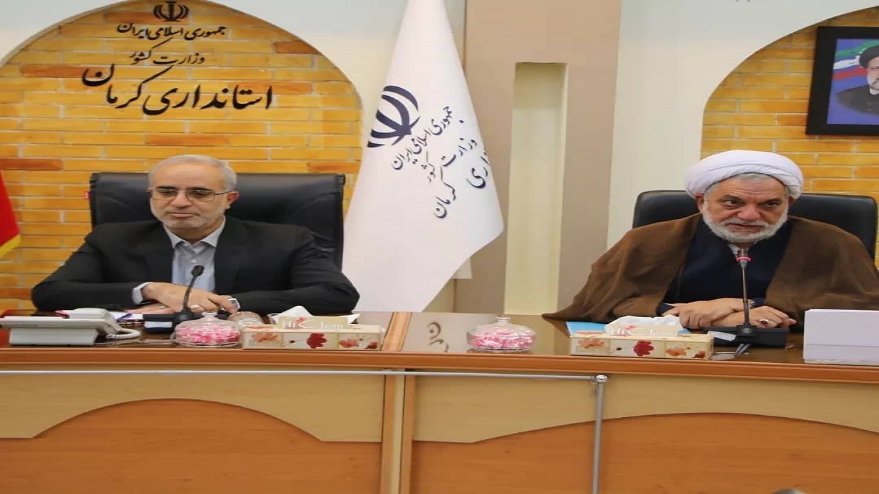 مسئولان بین مردم حضور پررنگ تری پیدا کنند