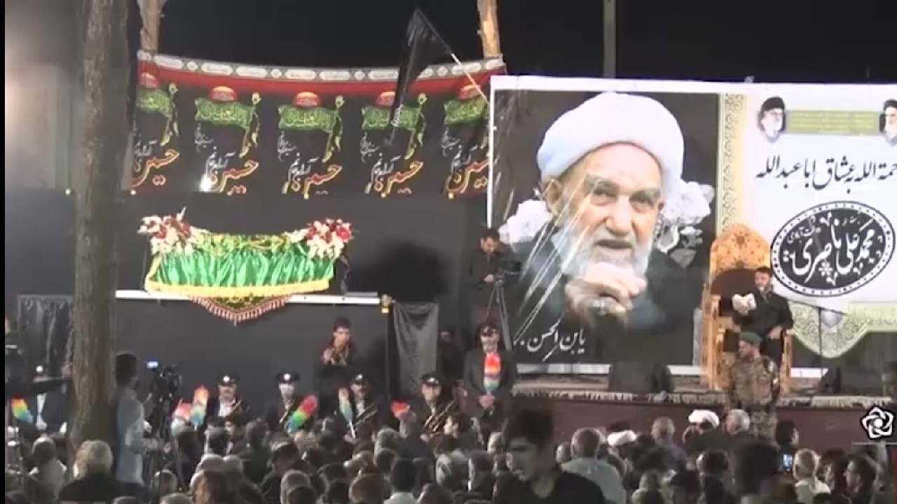 وداع با پیکر مطهر آیت الله ناصری در دولت آباد