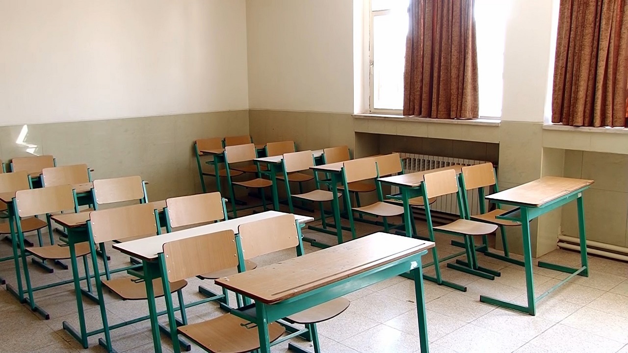 پایان تحصیل در کانکس برای دانش آموزان کاشمری