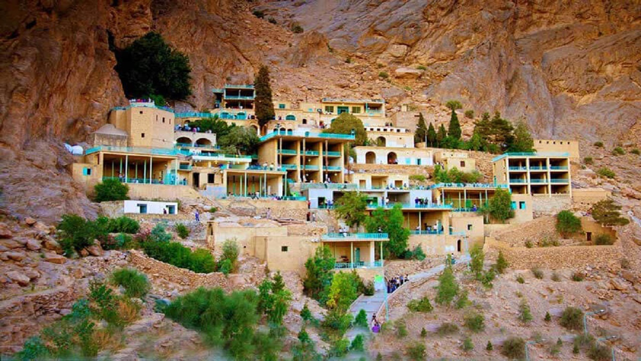 چَک چَک مهم‌ترین معبد جهانی زرتشتیان در یزد