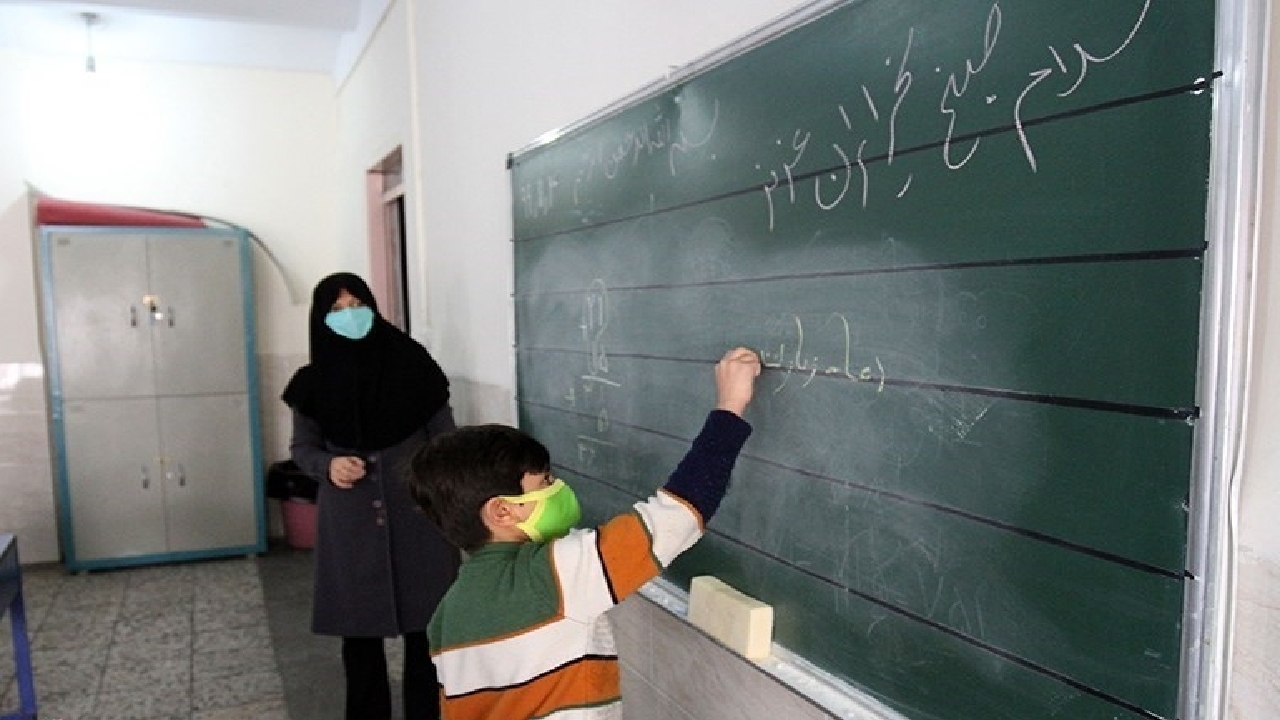 امسال فعالیت مدارس حضوری خواهد بود