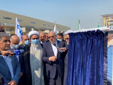 وزیر نفت: قرارگاه سازندگی خاتم‌الانبیاء شیرین‌سازی میعانات گازی را بومی کرد