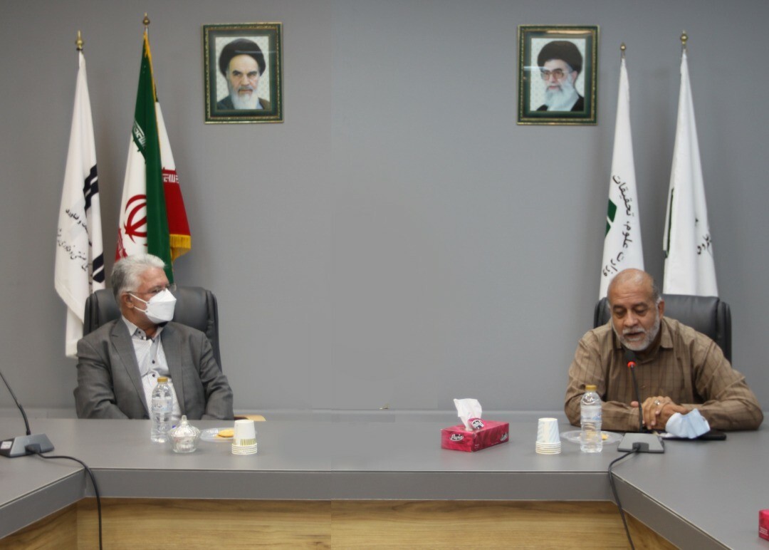 اساتید دانشگاهی با روحیه بسیجی و صادقانه در حال جهاد علمی هستند