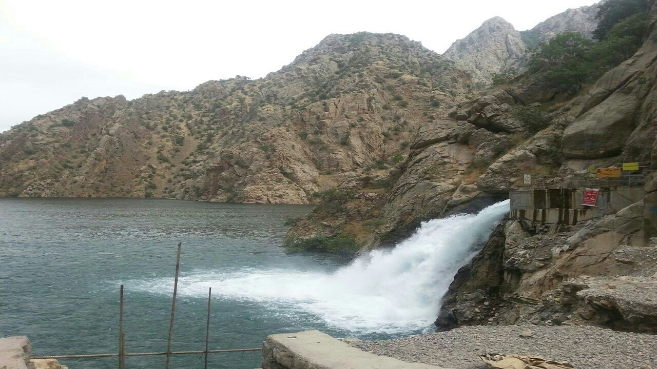 فیلمی از پرآب‌ترین چشمه در غرب ایران