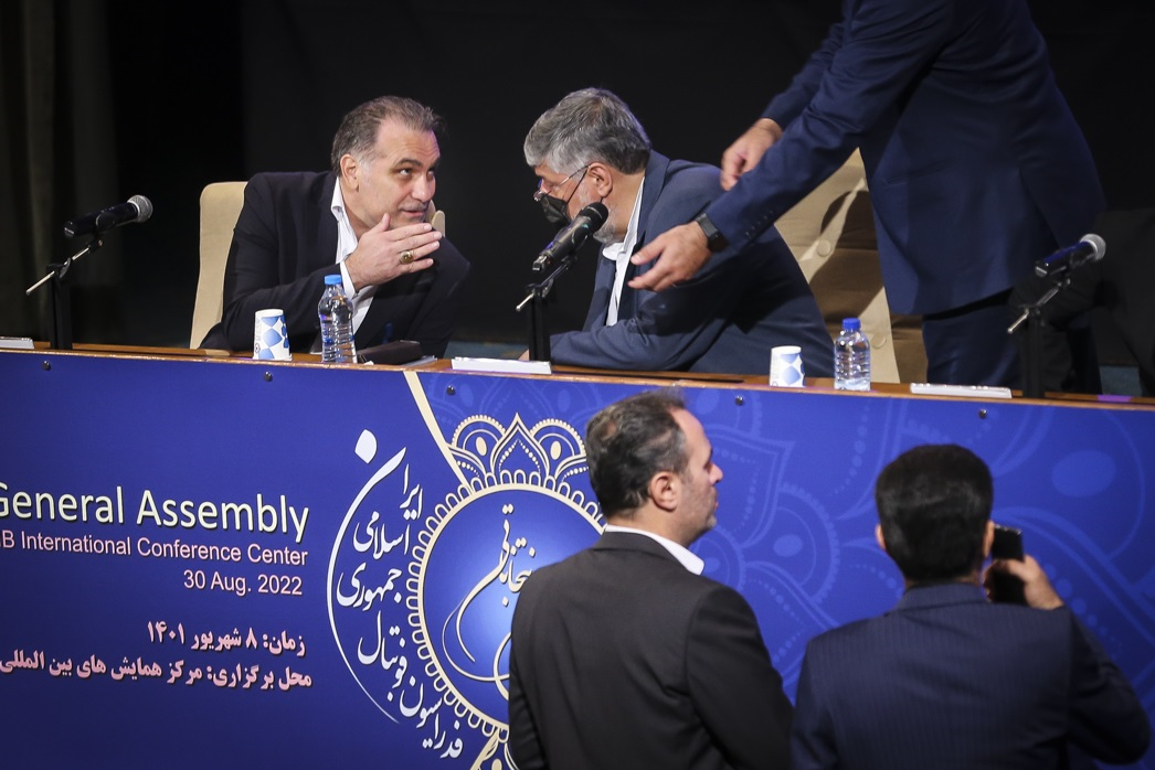 تاج به فدراسیون فوتبال بازگشت/نبی و قنبرزاده نواب رئیس شدند