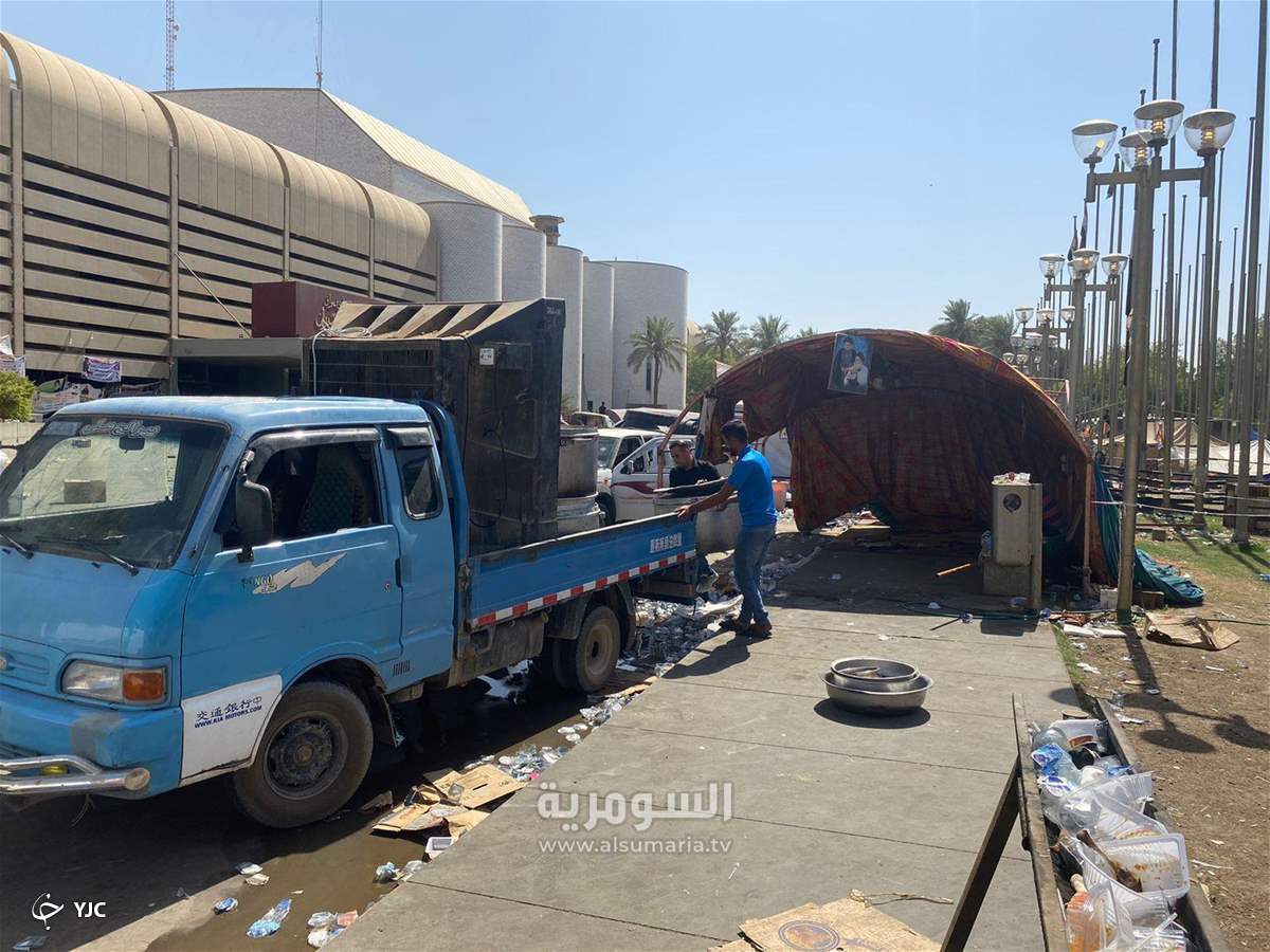 برچیده شدن چادرهای تحصن کنندگان 03 برچیده شدن چادرهای تحصن کنندگان 03