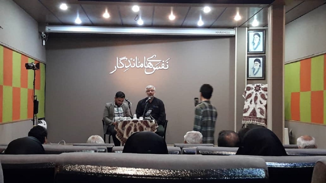 رونمایی از جلد دوم کتاب نفس‌های ماندگار در قزوین