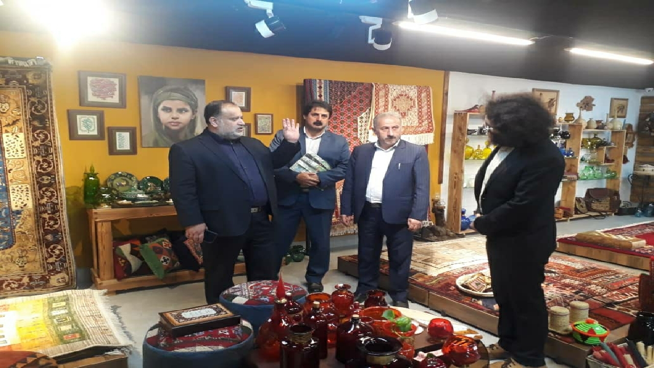 افتتاح فروشگاه صنایع‌دستی و تولیدات خانگی در لاهیجان