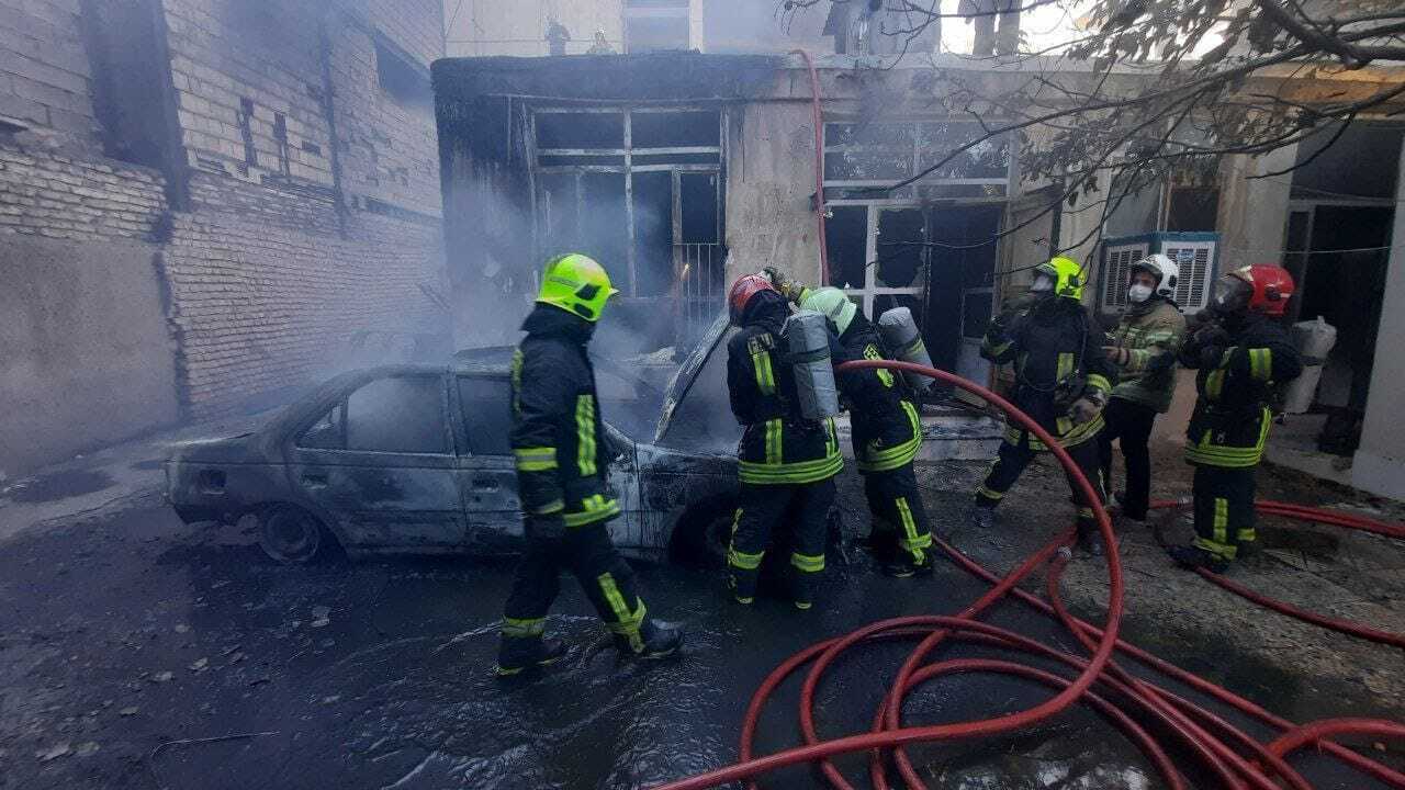 مهار حریق مهیب یک منزل مسکونی در مشهد+ عکس