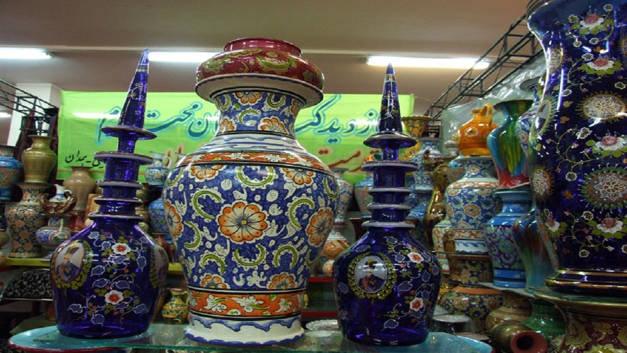 حضور ۵۷ غرفه از استان‌های مختلف در نمایشگاه ملی صنایع دستی همدان