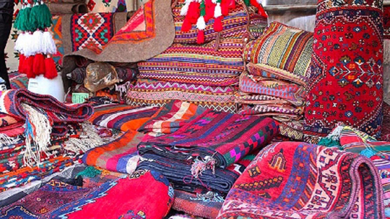 افتتاح نمایشگاه منطقه‌ای صنایع دستی در قزوین