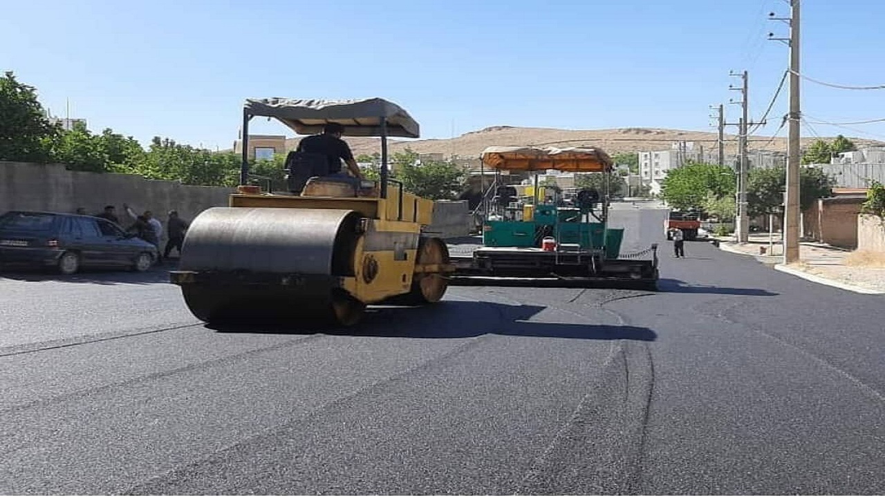 آغاز عملیات آسفالت معابر شهرک اوراز مریوان